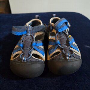 Keen toddler sandals size 9